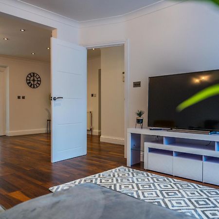 Modern Spacious 4 Bed Hayes Home With Free Parking المظهر الخارجي الصورة