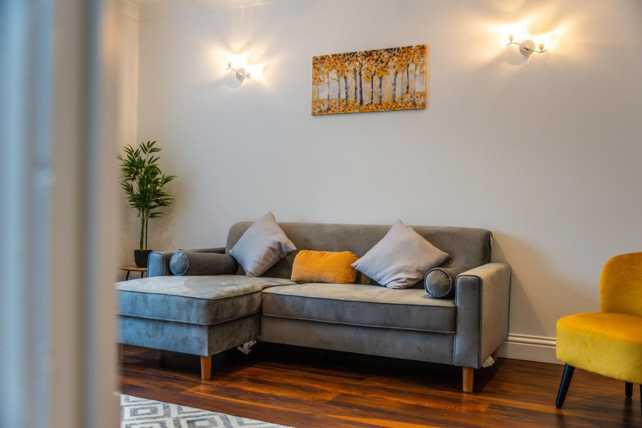Modern Spacious 4 Bed Hayes Home With Free Parking المظهر الخارجي الصورة