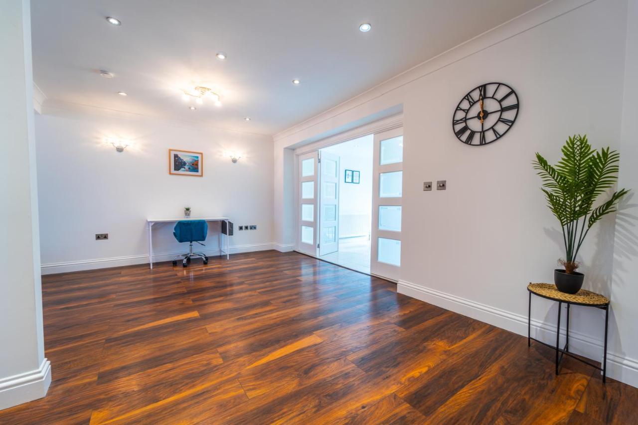Modern Spacious 4 Bed Hayes Home With Free Parking المظهر الخارجي الصورة