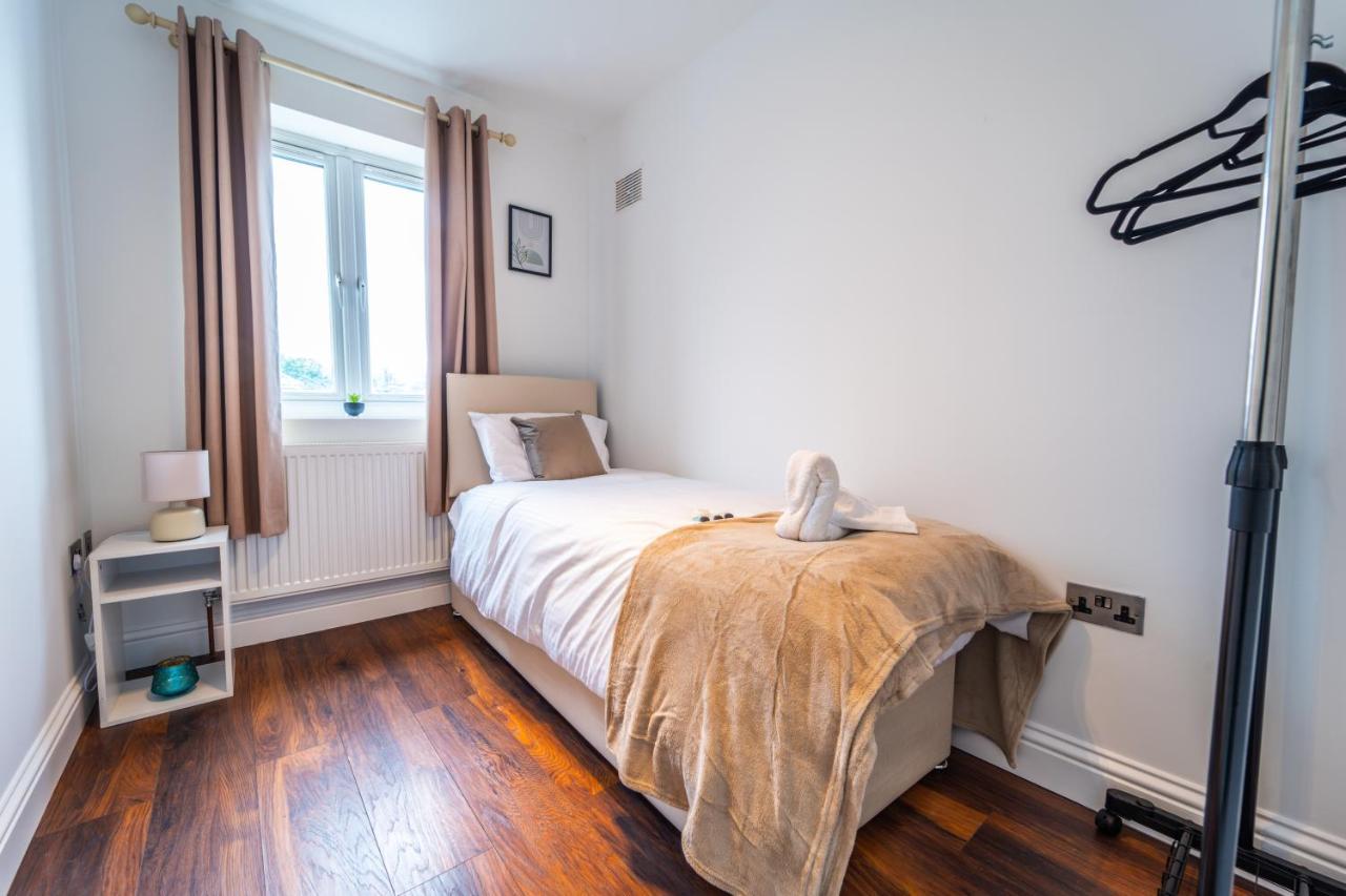 Modern Spacious 4 Bed Hayes Home With Free Parking المظهر الخارجي الصورة