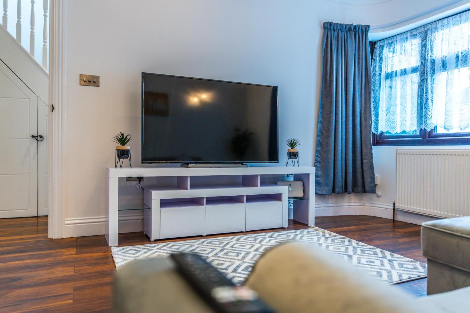 Modern Spacious 4 Bed Hayes Home With Free Parking المظهر الخارجي الصورة